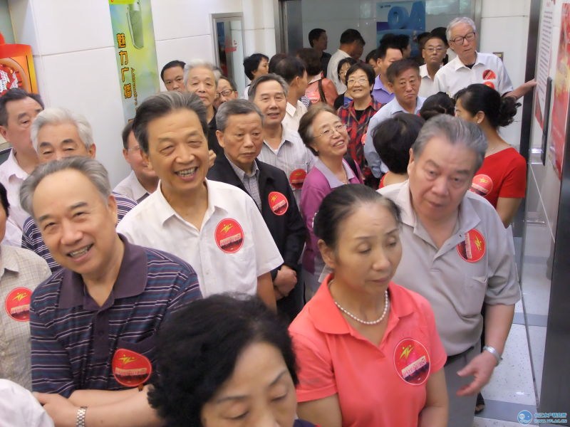 点击放大
